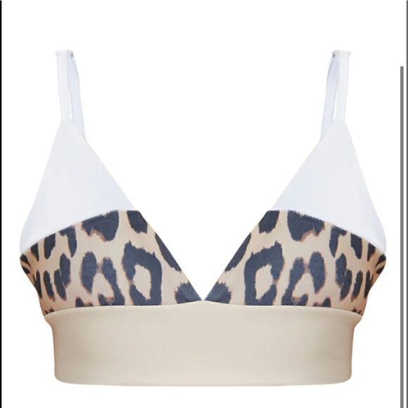 Pretty little thing    - Picture 1 of 4